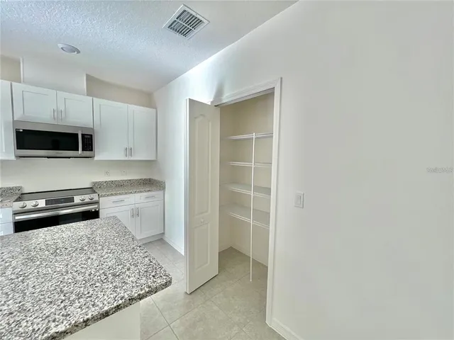 $2,500 | 560 Walnut Avenue, Orange City, FL 32763