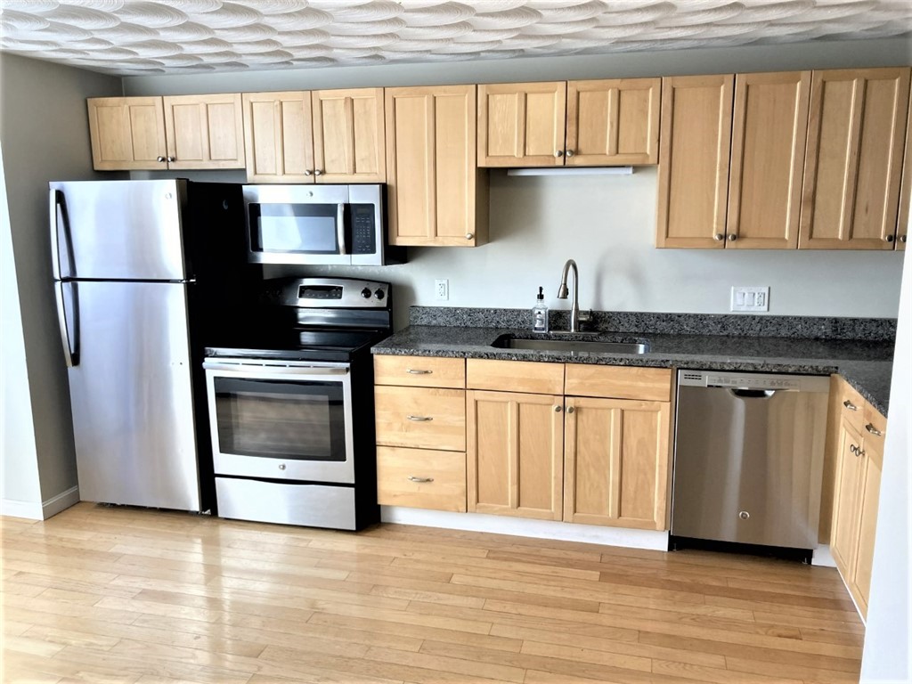 7 Wake Robin Road, Unit 1402 Lincoln, RI 02865 - Photo 3 of 22