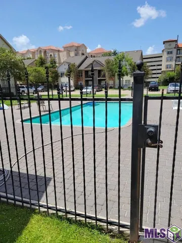 $175,000 | 710 East Boyd Drive, Unit 406, Baton Rouge, LA 70808