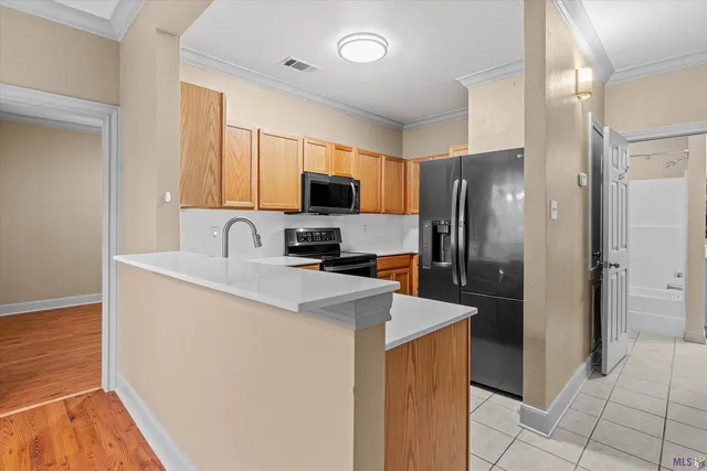 $175,000 | 710 East Boyd Drive, Unit 406, Baton Rouge, LA 70808