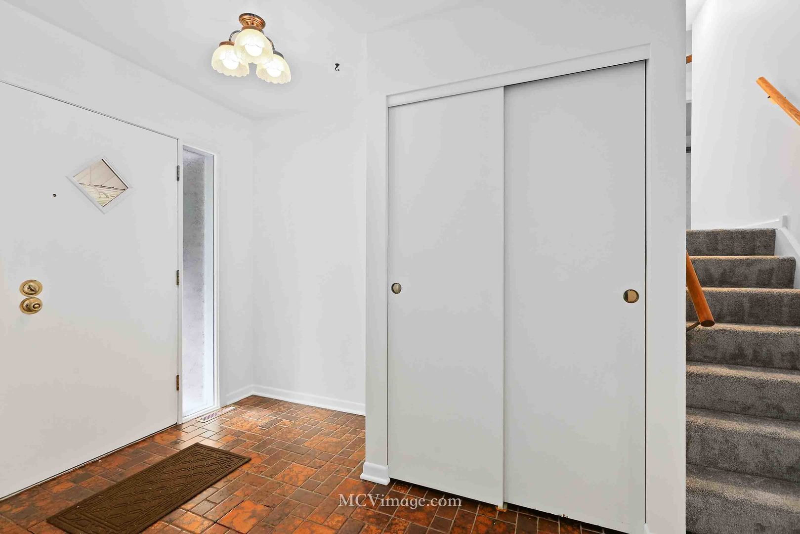 563 Quail Run Road Matteson, IL 60443 - Photo 3 of 25 a view of an empty room