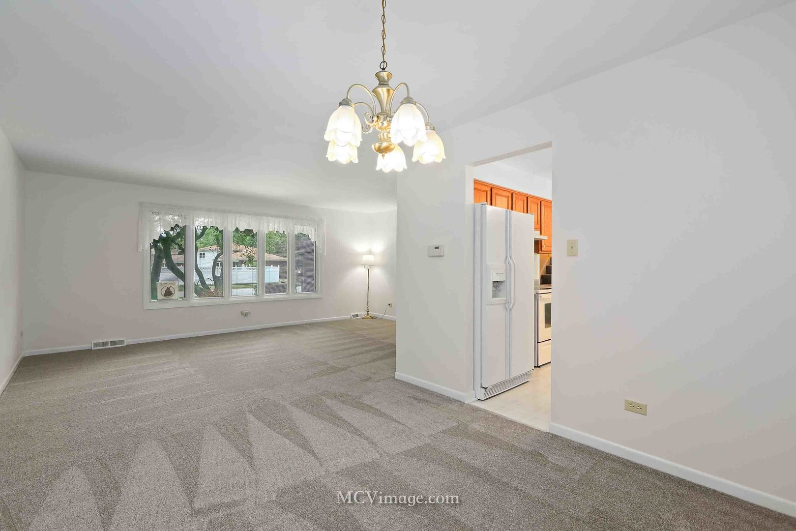563 Quail Run Road Matteson, IL 60443 - Photo 7 of 25 en view interior of the house
