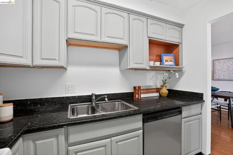 $309,800 | 801 Franklin Street, Unit 1119, Oakland, CA 94607