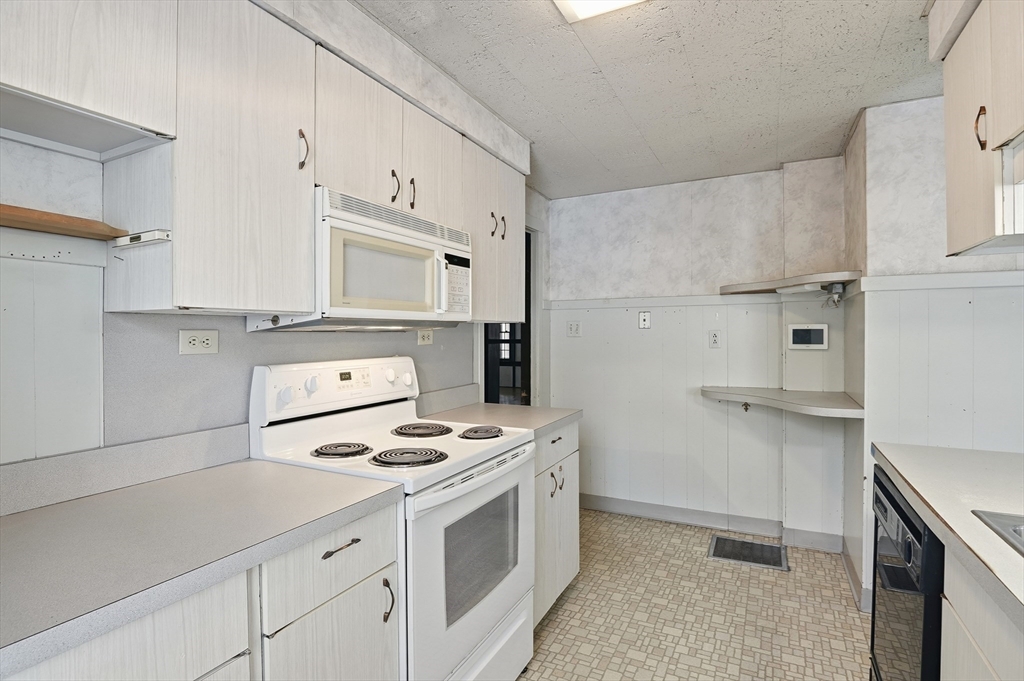 13 Goodnow Road Princeton, MA 01541 - Photo 16 of 38