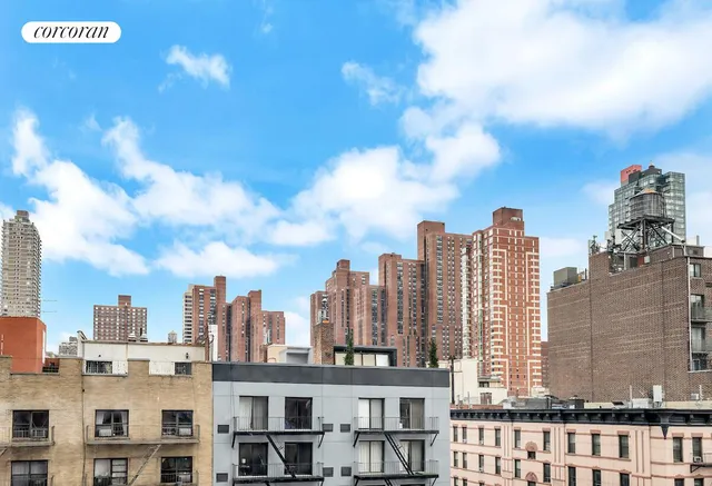 $565,000 | 400 East 90th Street, Unit 4D | Upper East Side