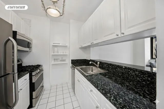 $565,000 | 400 East 90th Street, Unit 4D | Upper East Side