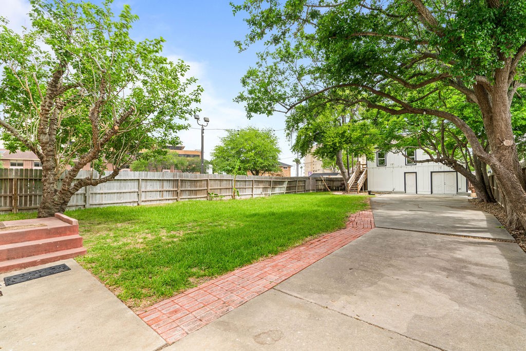 1720 2nd Street Corpus Christi, TX 78404 - Photo 28 of 36