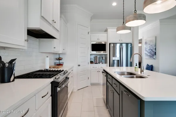 $2,700 | 201 Finsbury Lane, Lafayette, LA 70506