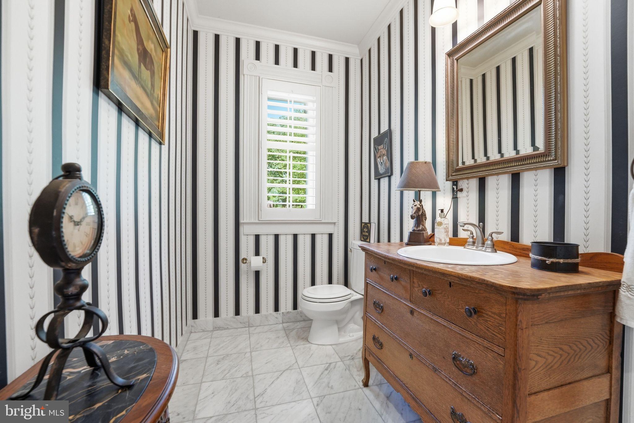 7724 Cannonball Gate Road Warrenton, VA 20186 - Photo 39 of 98 Powder Room