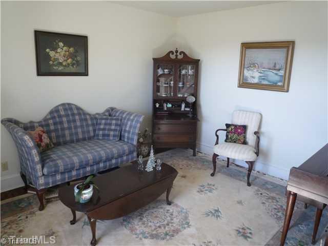 1390 George Road Westfield, NC 27053 - Photo 2 of 16 Living Room.