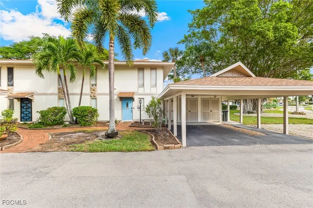 $229,900 | 4277 Island Circle, Unit 1, Fort Myers, FL 33919