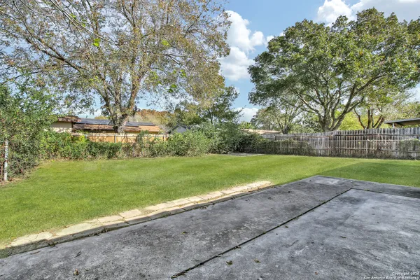 $1,395 | 6711 Spring Hollow Street, San Antonio, TX 78249