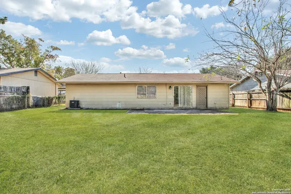 $1,395 | 6711 Spring Hollow Street, San Antonio, TX 78249