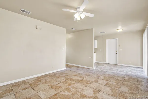 $1,395 | 6711 Spring Hollow Street, San Antonio, TX 78249