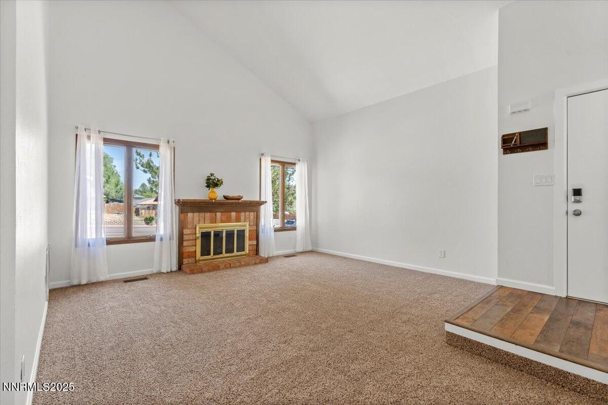 2060 Kings Row Reno, NV 89503 - Photo 4 of 37 an empty room with windows