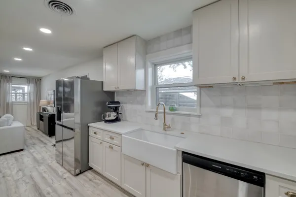 $3,250 | 2117 Gaston Pl Drive, Austin, TX 78723