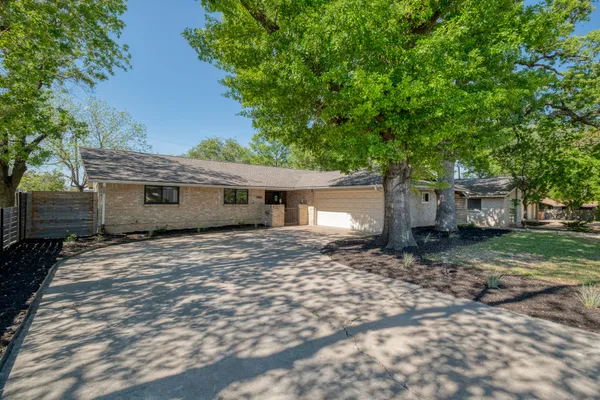 $3,250 | 2117 Gaston Pl Drive, Austin, TX 78723