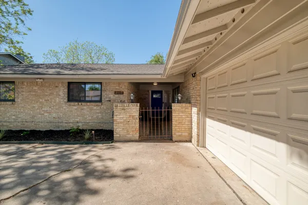 $3,250 | 2117 Gaston Pl Drive, Austin, TX 78723