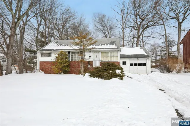 $799,000 | 261 Idaho Street, Paramus, NJ 07652