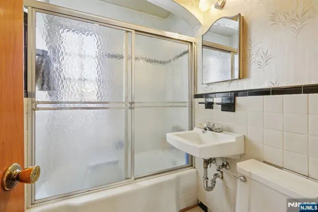 $799,000 | 261 Idaho Street, Paramus, NJ 07652