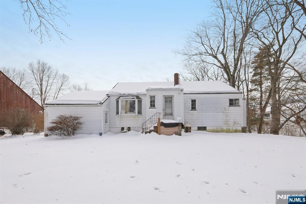 261 Idaho Street Paramus, NJ 07652 - Photo 21 of 23