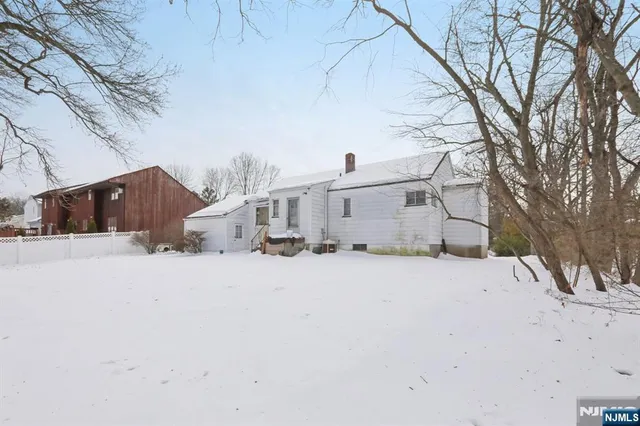 $799,000 | 261 Idaho Street, Paramus, NJ 07652