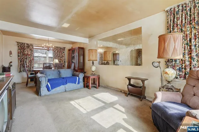 $799,000 | 261 Idaho Street, Paramus, NJ 07652