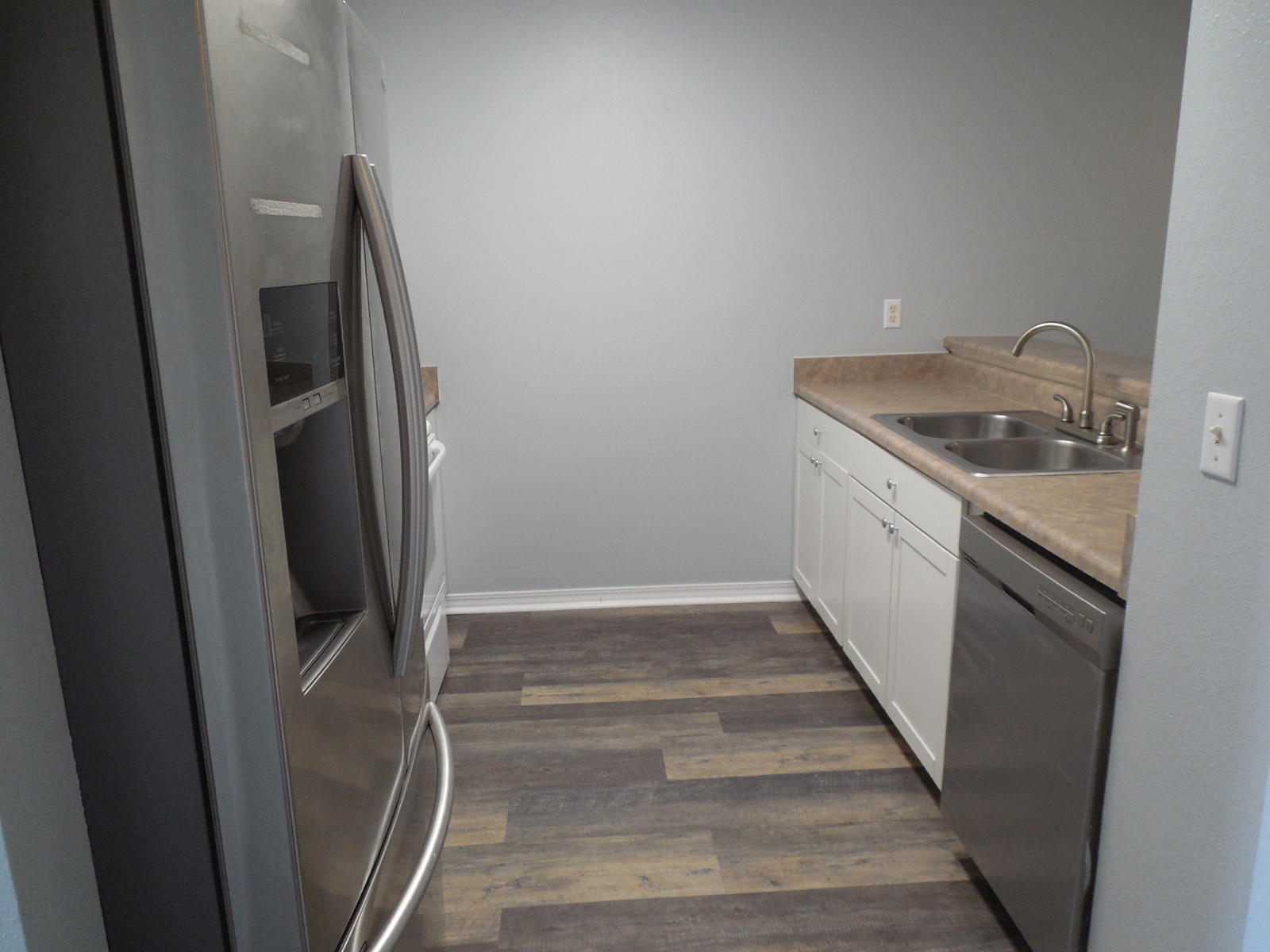 502 Keystone Road Mary Esther, FL 32569 - Photo 4 of 22 a bathroom with sink and mirror