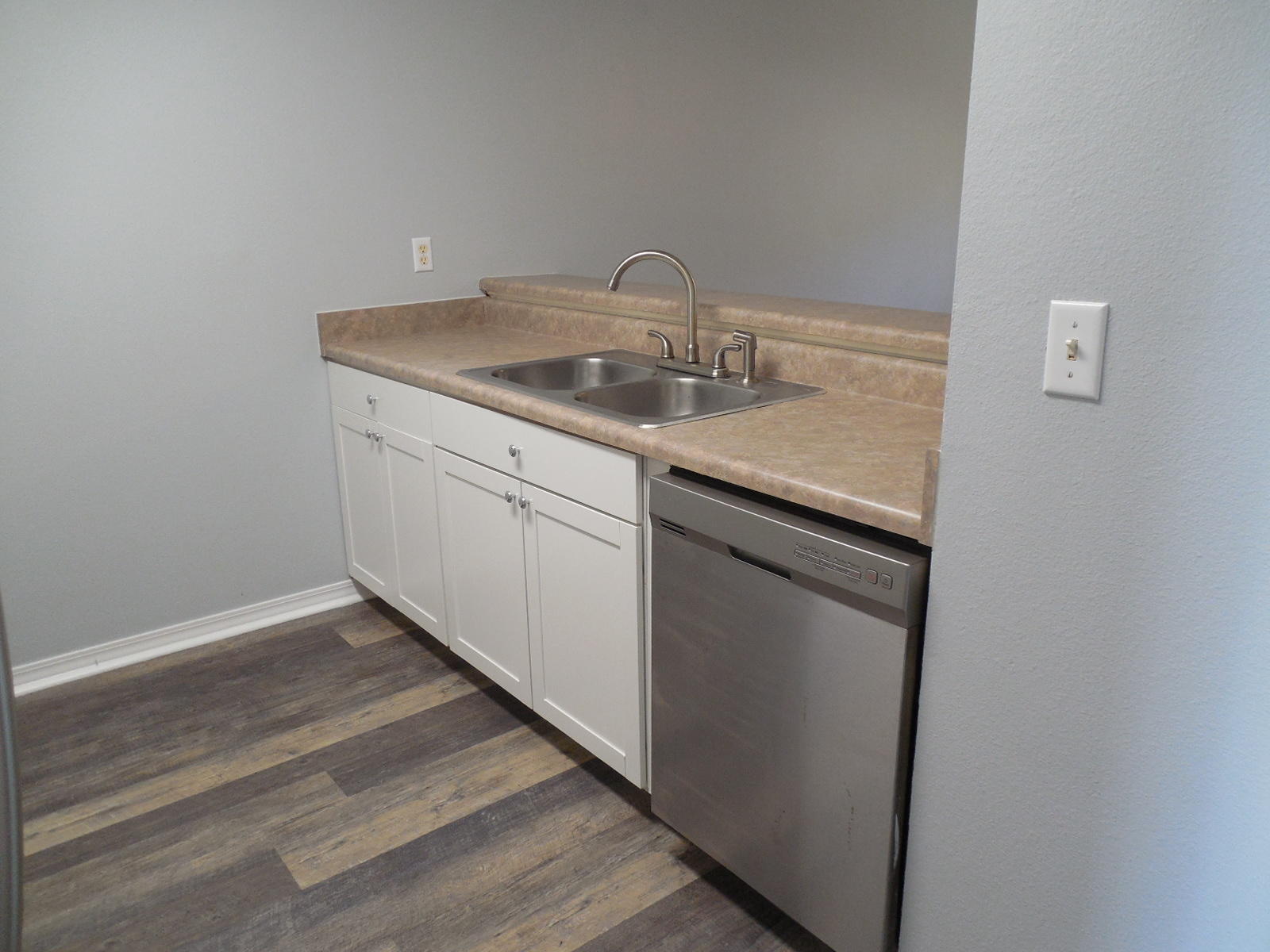 502 Keystone Road Mary Esther, FL 32569 - Photo 6 of 22 a utility room with sink dryer and washer