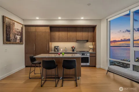 $1,299,950 | 121 Stewart Street, Unit 2501, Seattle, WA 98101