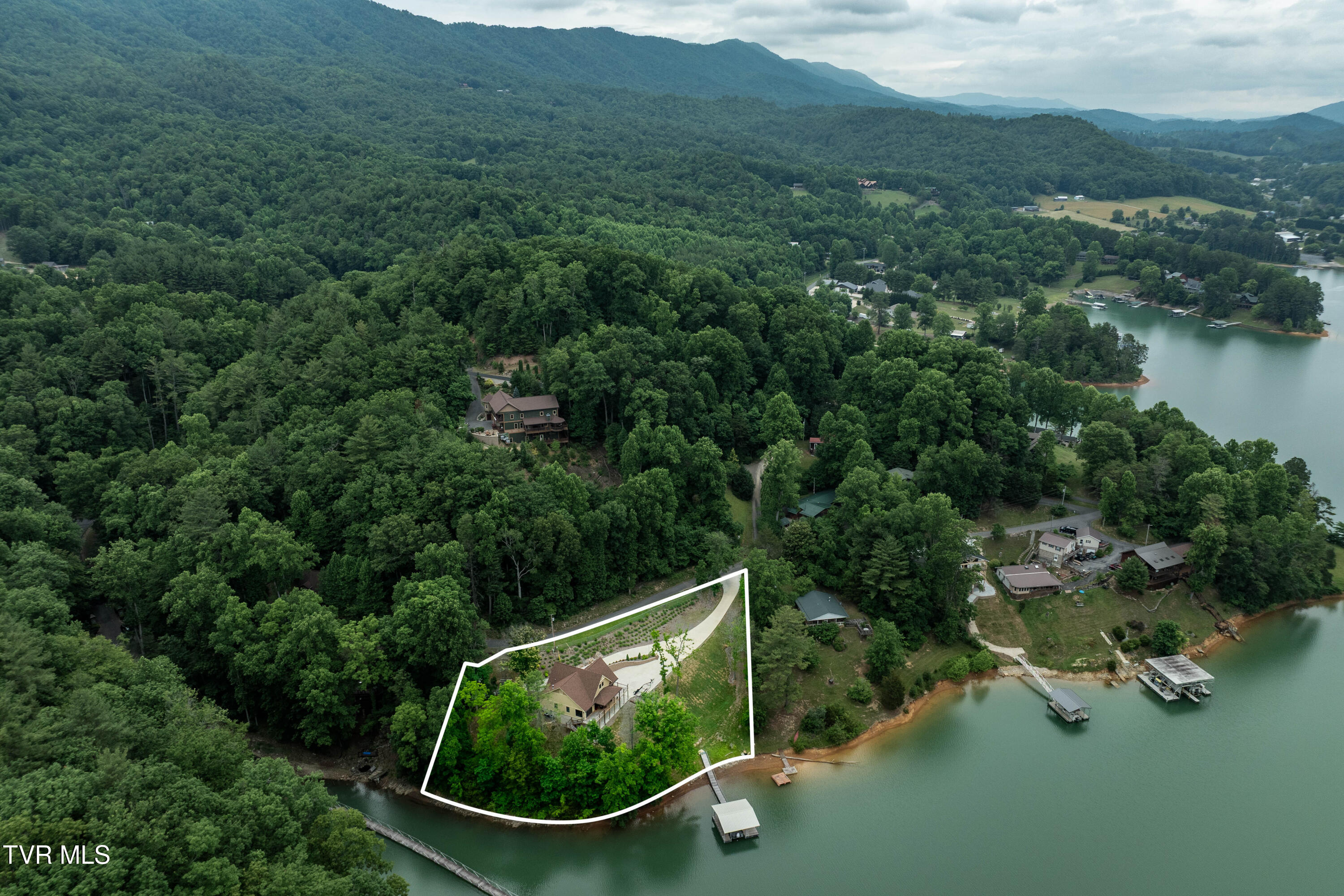175 Lakeside Drive Butler, TN 37640 - Photo 49 of 102 175 Lakeside Dr (3 of 117)