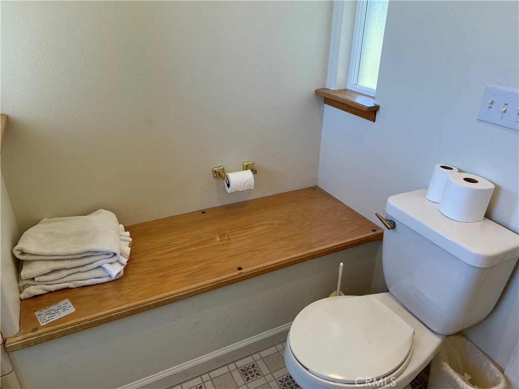 330 Jean Street Cambria, CA 93428 - Photo 35 of 75 a bathroom with a toilet