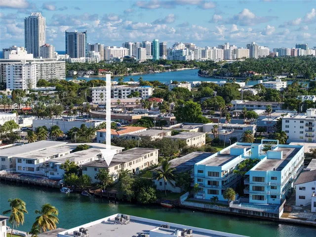 a picture of city view with lake view