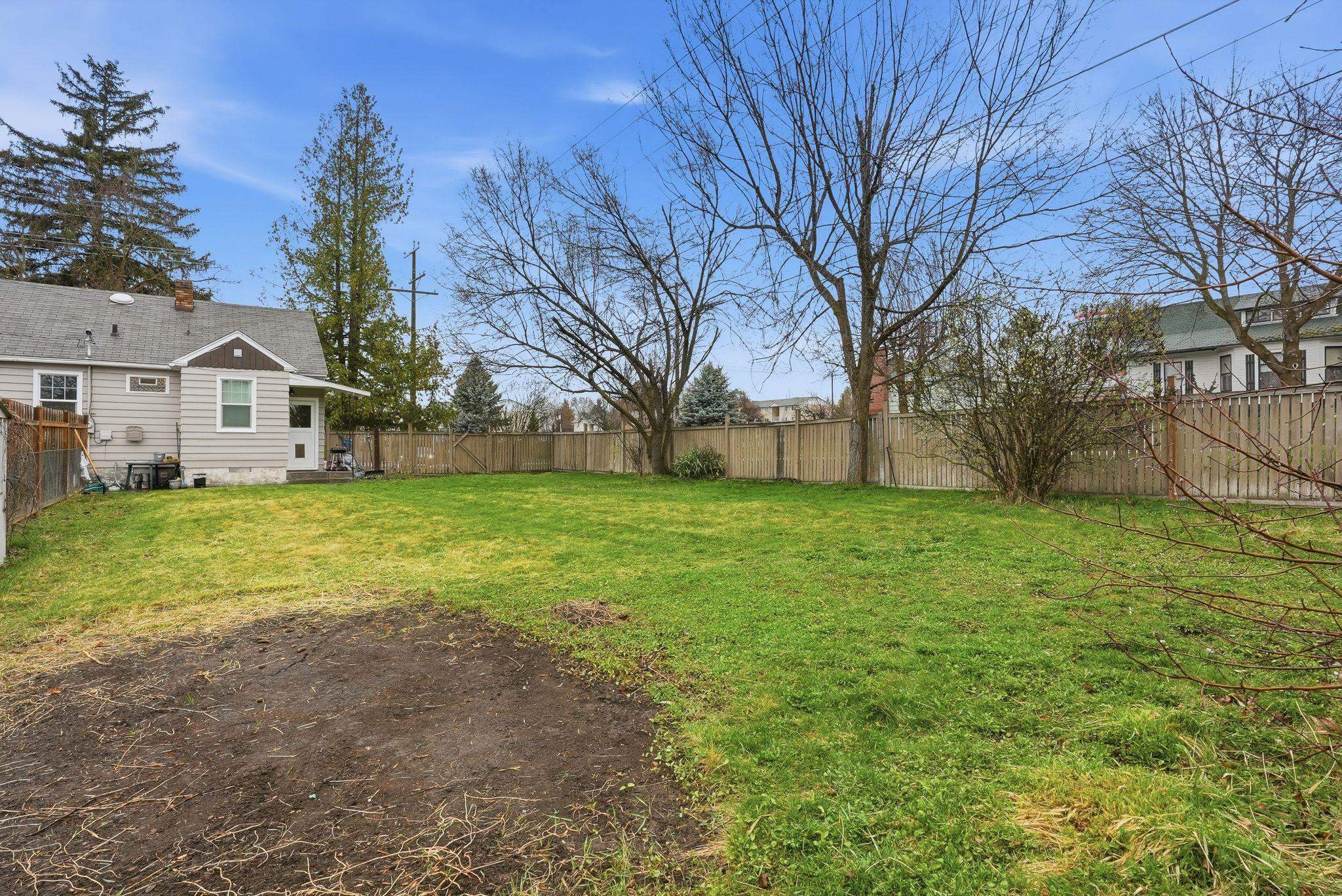 1522 North Locust Road Spokane, WA 99206 - Photo 9 of 15