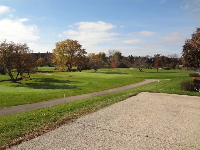 a view of a tennis court