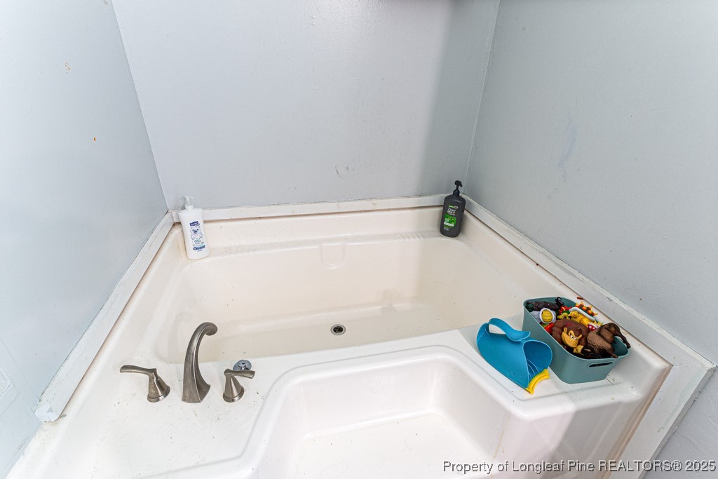 152 Rocks Edge Lane Smithfield, NC 27577 - Photo 27 of 32 Master bath garden tub