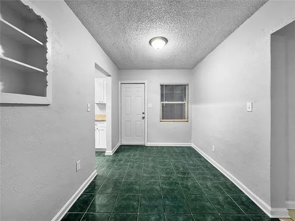 $1,945 | Undisclosed Address, Plant City, FL 33563