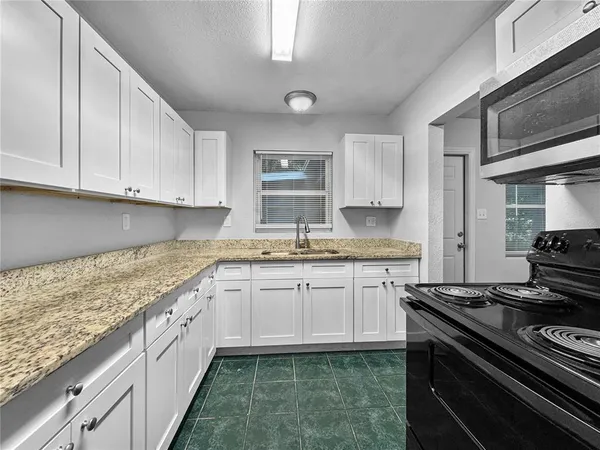 $1,945 | Undisclosed Address, Plant City, FL 33563