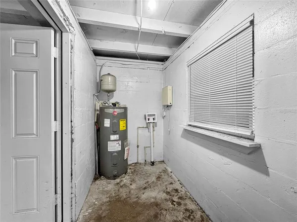 $1,945 | Undisclosed Address, Plant City, FL 33563