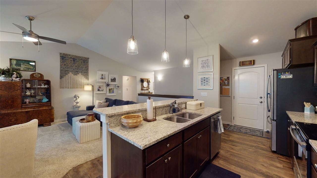2202 Shady Grove Road Southwest Cedar Rapids, IA 52404 - Photo 10 of 26 Gallery Image 10