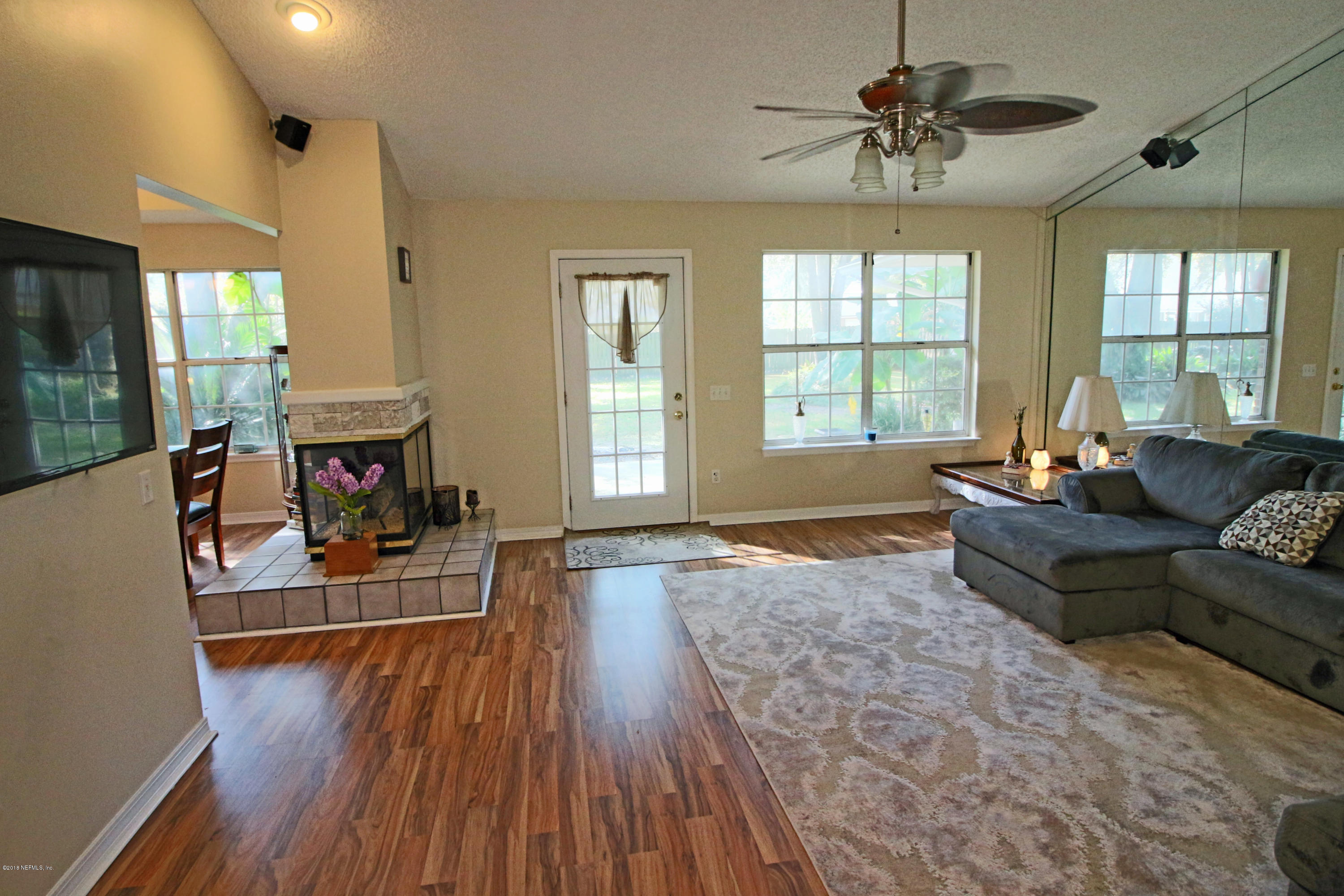6094 Wells Road Macclenny, FL 32063 - Photo 5 of 27 Living 3