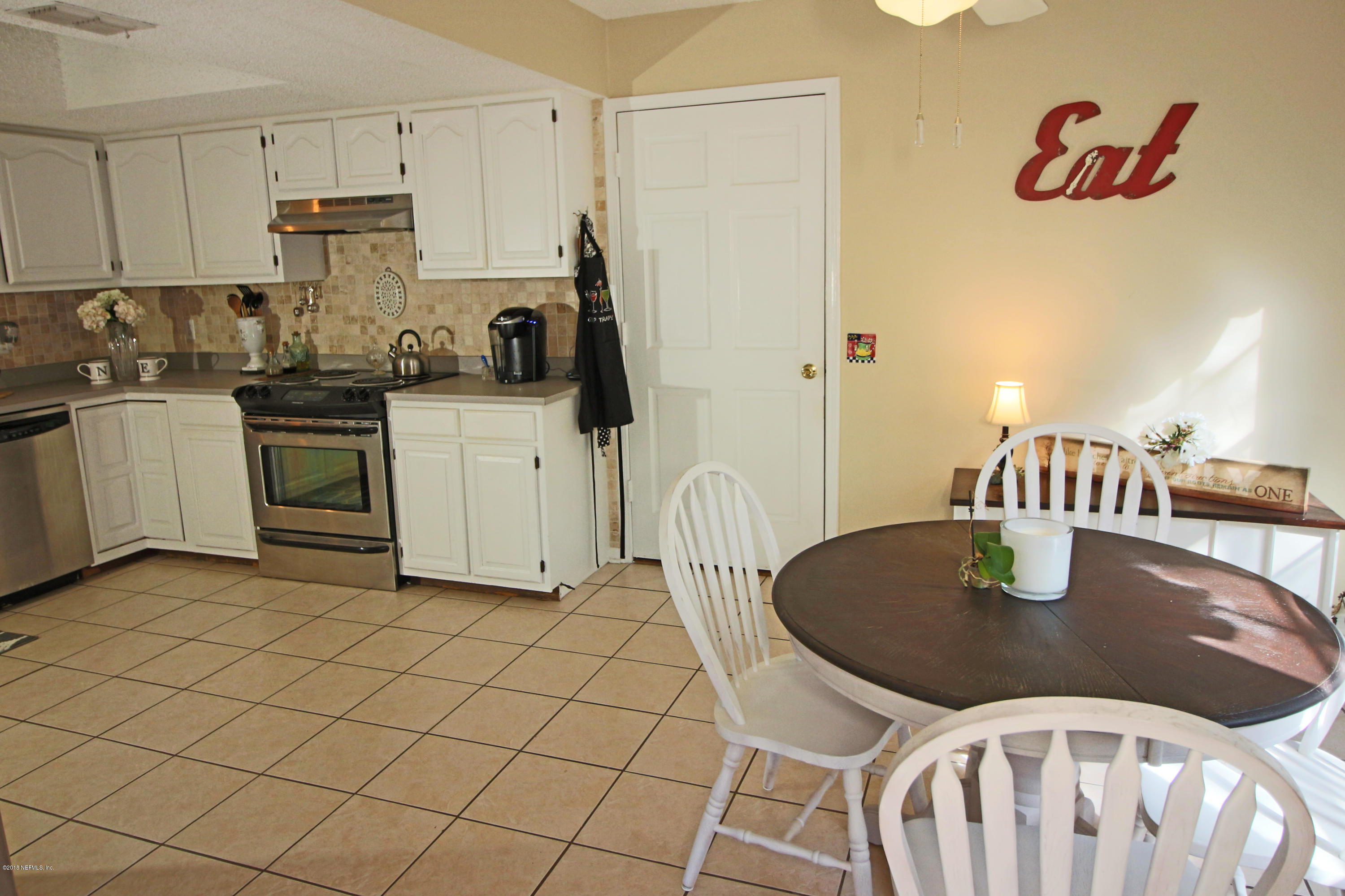 6094 Wells Road Macclenny, FL 32063 - Photo 10 of 27 Eat-in