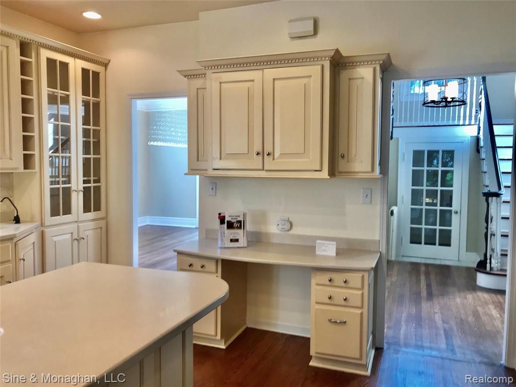 36 Colonial Road Grosse Pointe Shores, MI 48236 - Photo 11 of 60