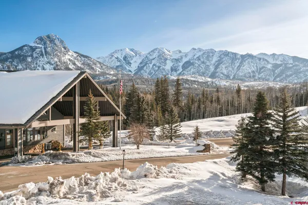 a sign that is on the side of the road