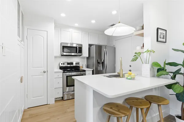 $2,900 | 1501 Barton Springs Road, Unit 104, Austin, TX 78704