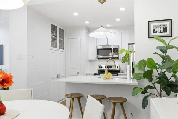 $2,900 | 1501 Barton Springs Road, Unit 104, Austin, TX 78704