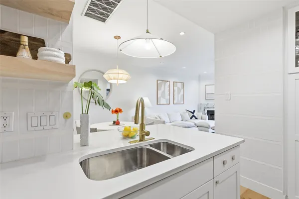 $2,900 | 1501 Barton Springs Road, Unit 104, Austin, TX 78704