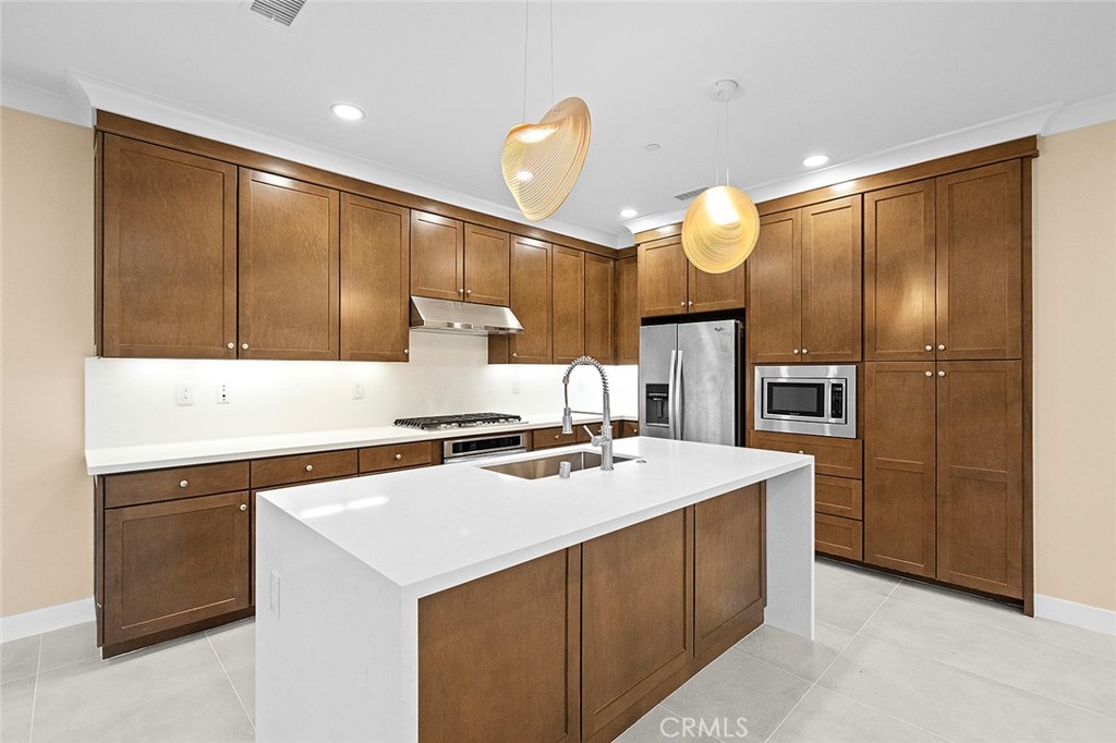 143 Rodeo Irvine, CA 92602 - Photo 10 of 37