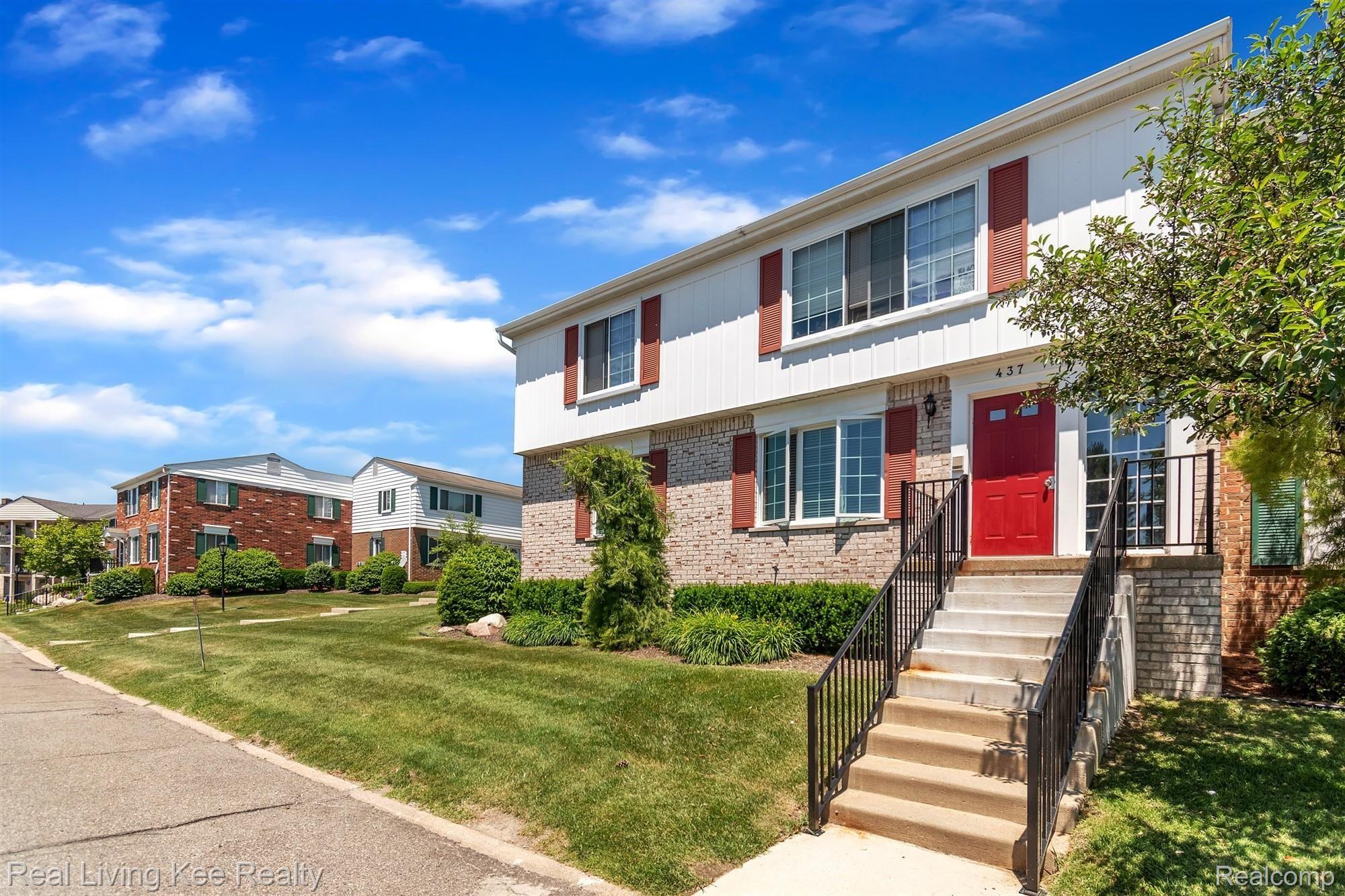 437 Baldwin Avenue, Unit 105 Rochester, MI 48307 - Photo 32 of 34 32-437-Baldwin-Rochester-MI-Windows.jpg