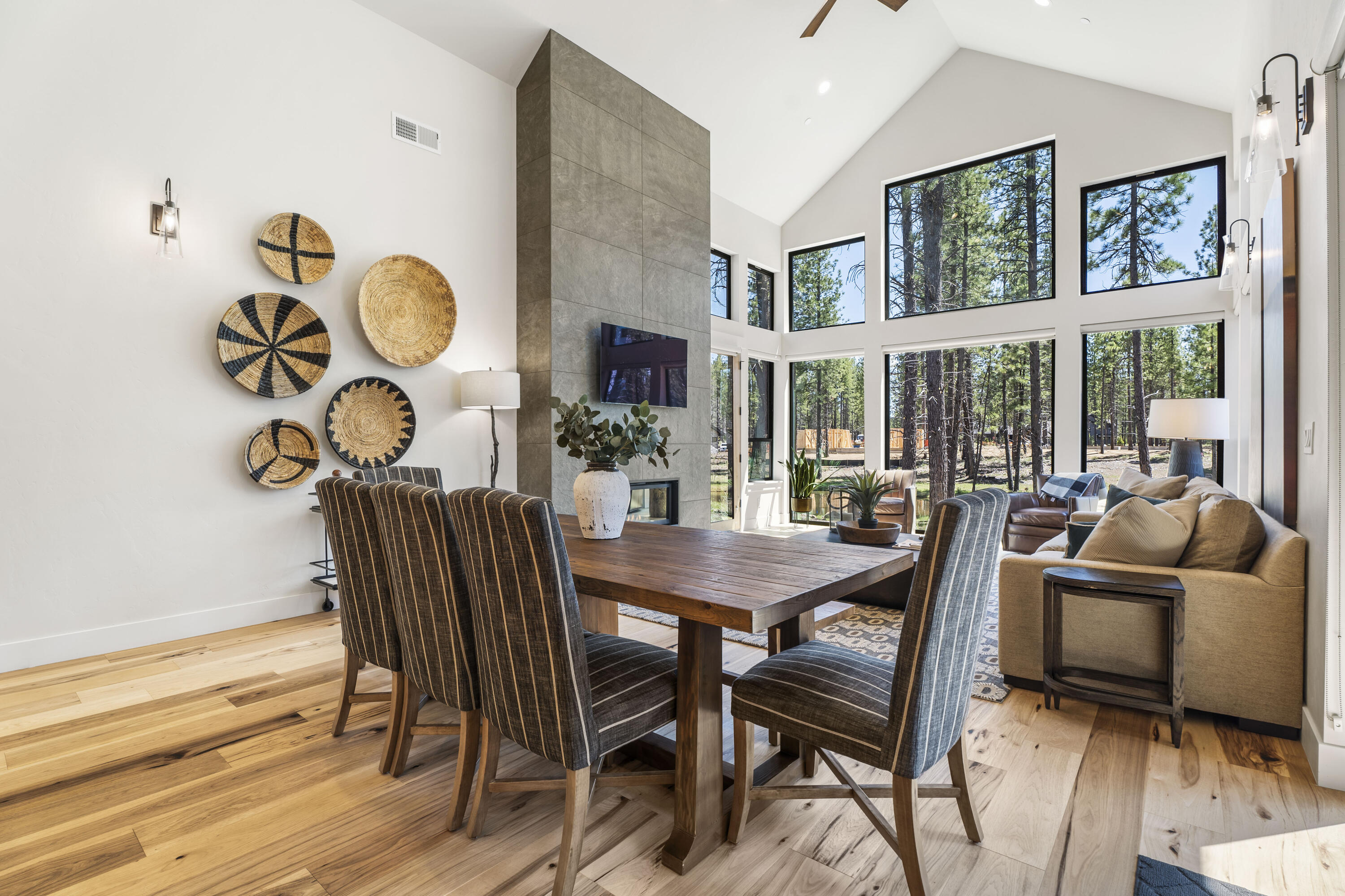 18171 Forestbrook Loop Bend, Unit 9 Bend, OR 97707 - Photo 12 of 41 22-Dining Room